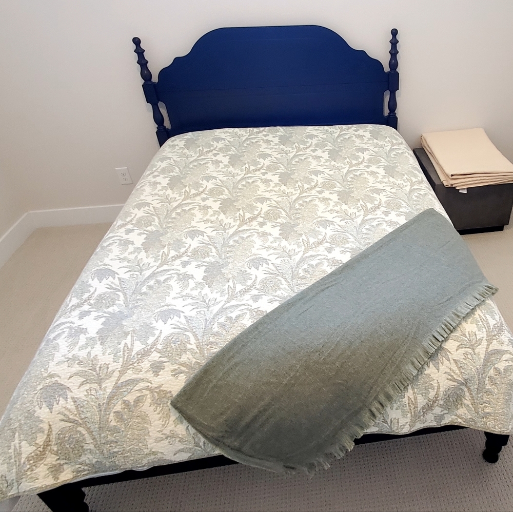 Tommy Bahama Calming Botanical, Cotton Reversible Quilt, Cream/Blue/Sage, Queen
